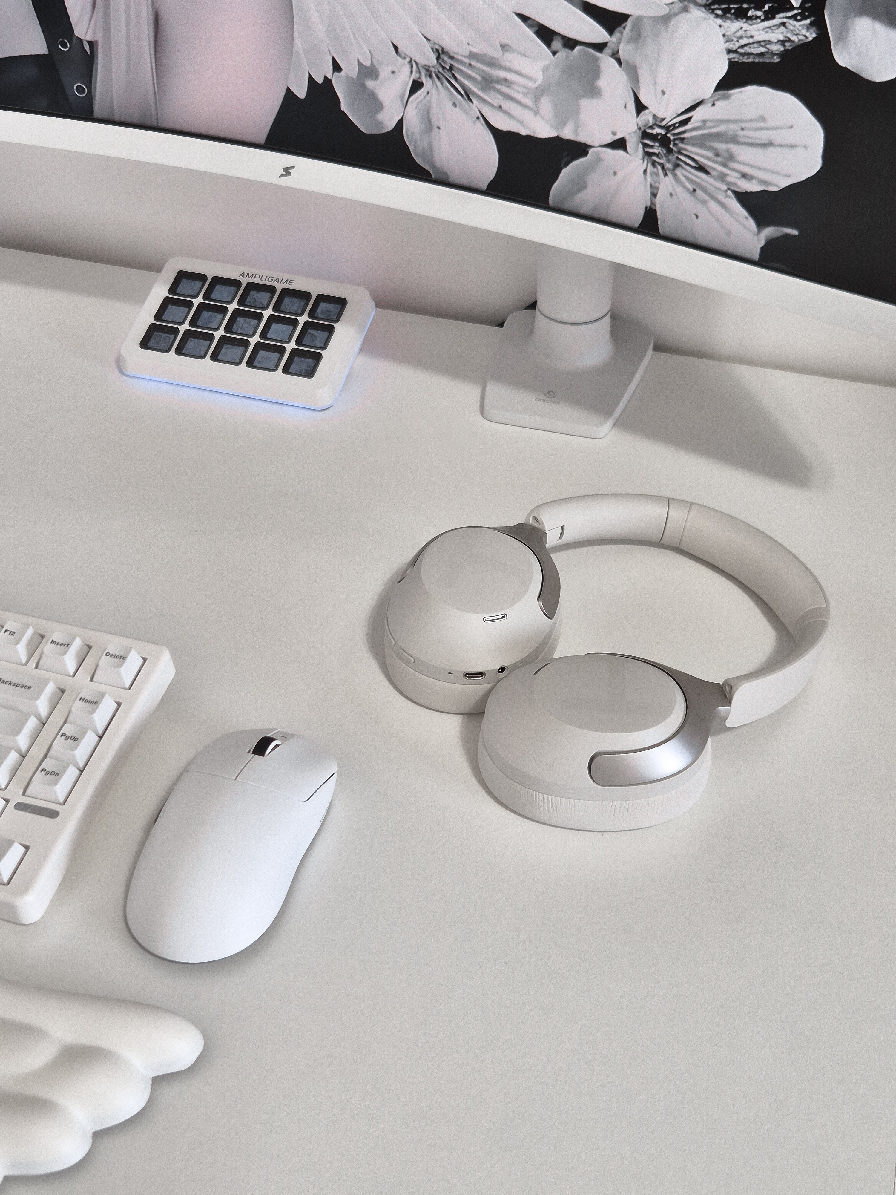 HAYLOU S40 over-ear headphones lifestyle